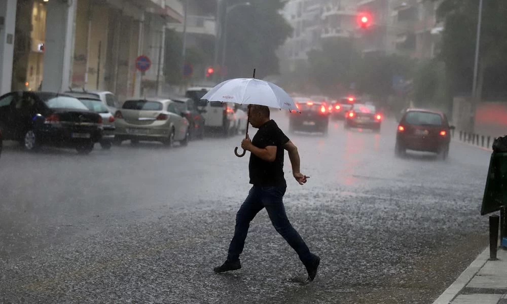 Ραγδαία αλλαγή του καιρού: Βαρομετρικά φέρνουν «κύμα» βροχών